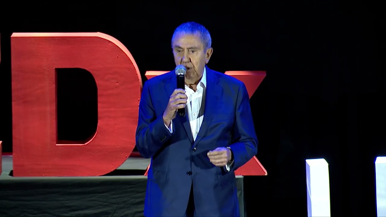 ¿Cómo hacer a un equipo campeón? | Alejandro Rodríguez Miechielsen | TEDxUANL
