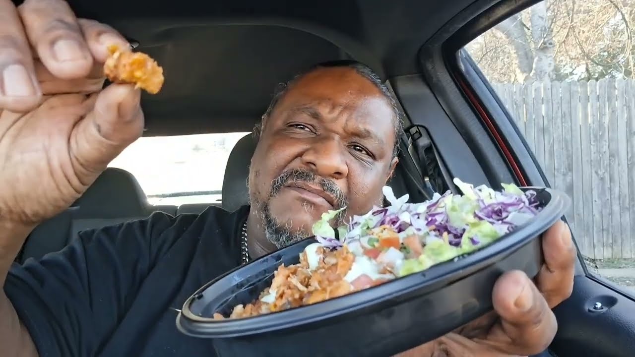 Cantina Chicken Bowl from Taco Bell 🔔 let's go get it 