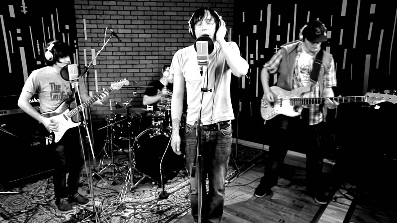 Пионерлагерь Пыльная Радуга — Гранаты (Official Video)