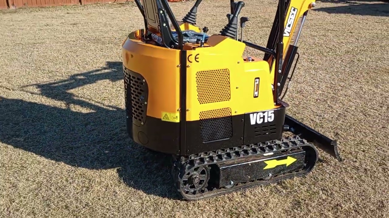 BRAND NEW, VICSEC 15 MINI EXCAVATOR.  FOR SALE IN GALVESTON.  $3850.