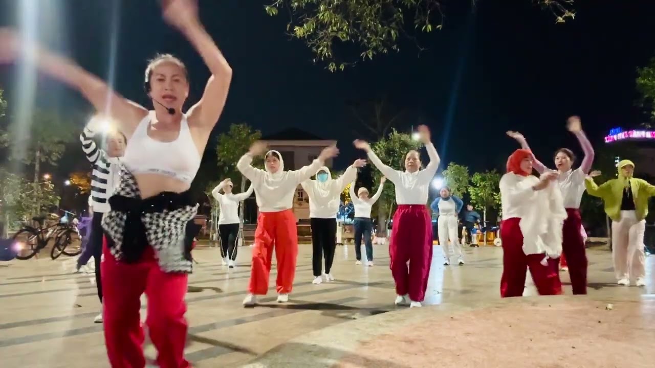 Sáng nay CLB chuẩn bị bài đón xuân,nhà mình cùng tập với lớp nhé❤️❤️❤️
