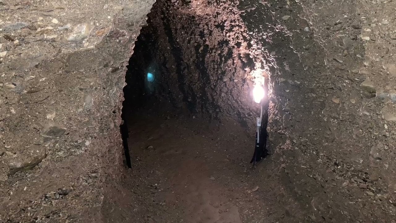 Bosna z&aacute;ř&iacute; 2022 - tunely Ravne, pyramidy atd.