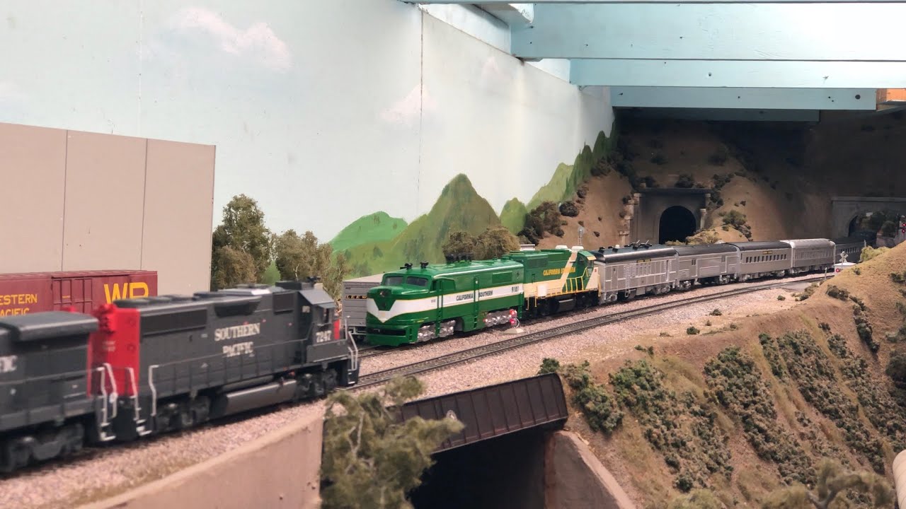 NON STOP HO Scale Model Trains: 4th of July Special [4K]