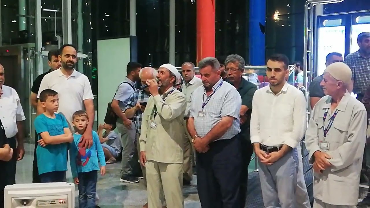 TOPLADIM GÜLLERİ DÜŞTÜM YOLLARA /ÖMER HOCA