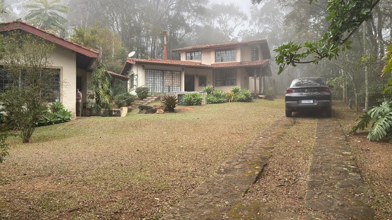 (Vendido) Casa de Campo Top Descubra um Refúgio de Luxo no Clube da Montanha – Atibaia/SP