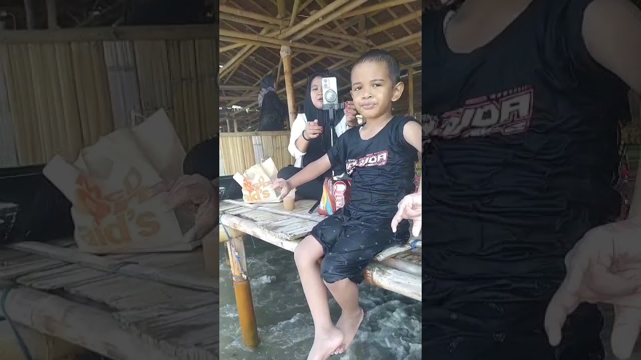 ATHAM BERENANG DI PANTAI TANJUNG KAIT