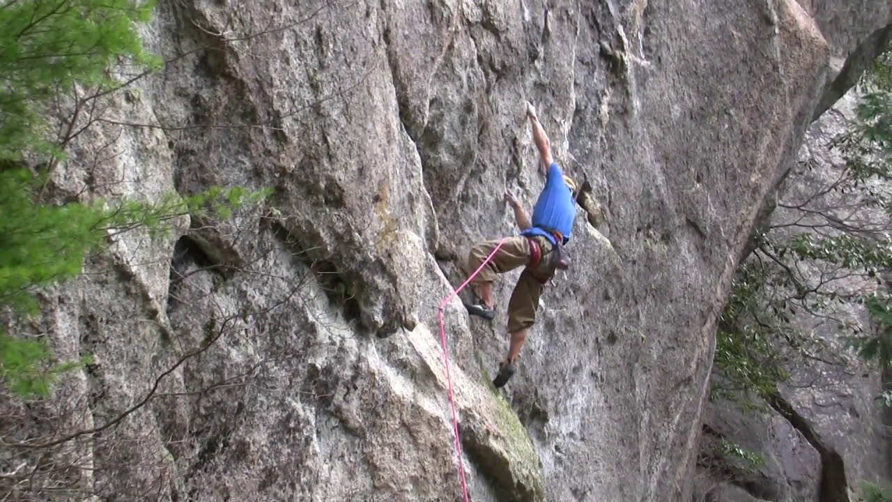 平山ユージ　瑞牆　カサメリ沢　コロッセオのトップガン5.13a　Yuji Hirayama climbing the TopGun 5.13a in Mizugaki