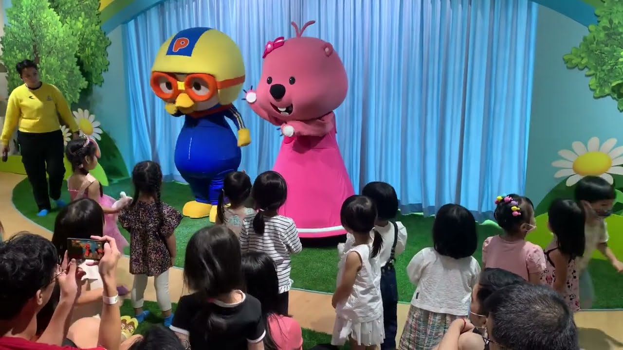 Pororo & Loopy greet Zara & friends at PORORO PARK SINGAPORE at Marina Square (Nov. 19th 2022)