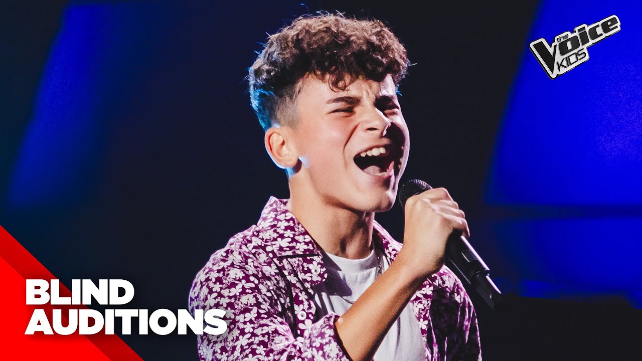 Francesco dedica la sua esibizione a Napoli con “Abbracciame” | The Voice Kids 3 Blind Auditions