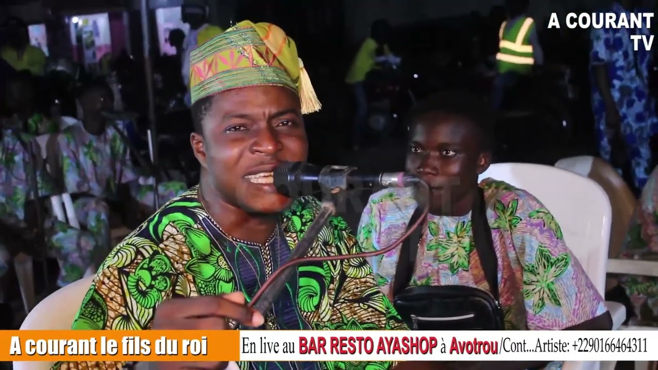 A Courant le fils du roi au bar Ayashop à Avotrou