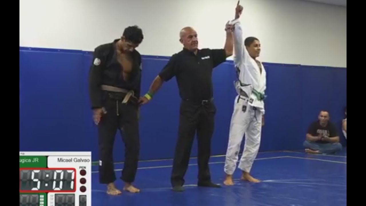 13 Year Old Green Belt Micael Galvao Defeats Brown Belt by Sub
