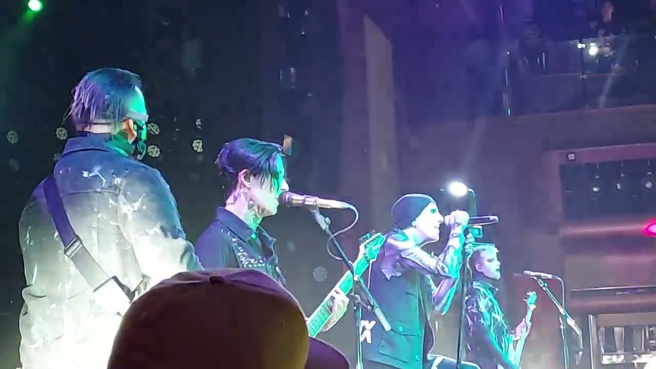 Motionless In White- Scoring The End Of The World- live on ShipRocked 2023 ‎⁨@MotionlessInWhiteband 