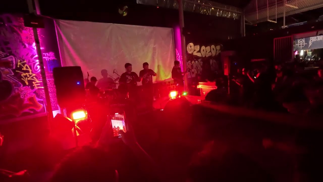 HHOLLOWW &mdash; Live at MOSHPIT MADNESS in Bali