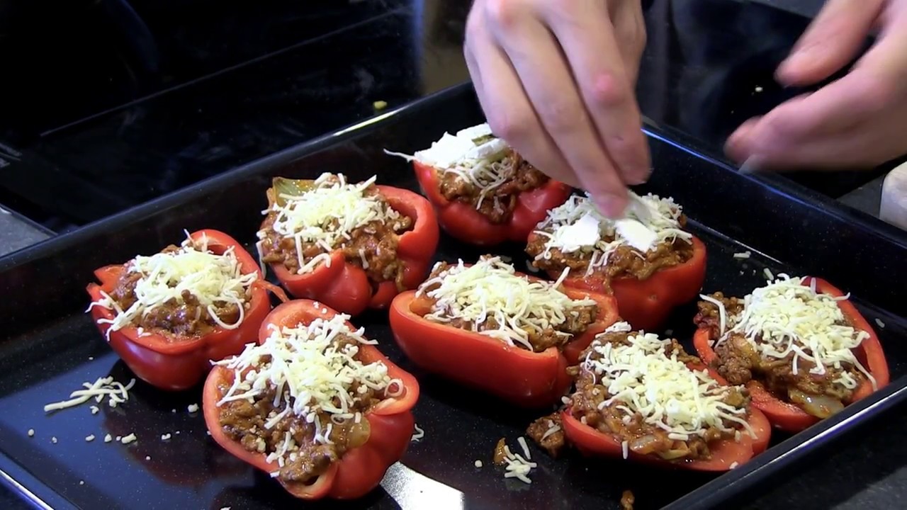 Laga mat med Gurra, (Fyllda paprikor).