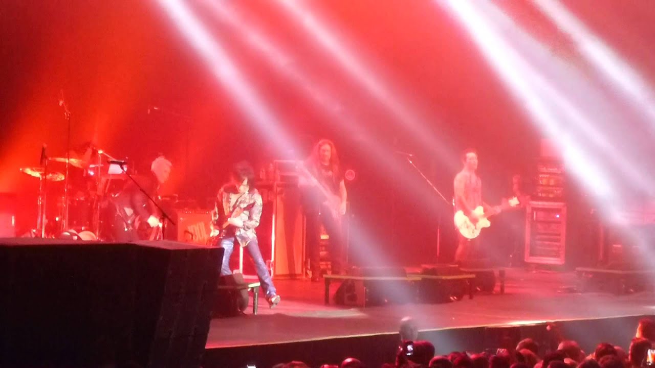 Billy Idol   Flesh & Save Me Now Paris Zénith 22 06 2015