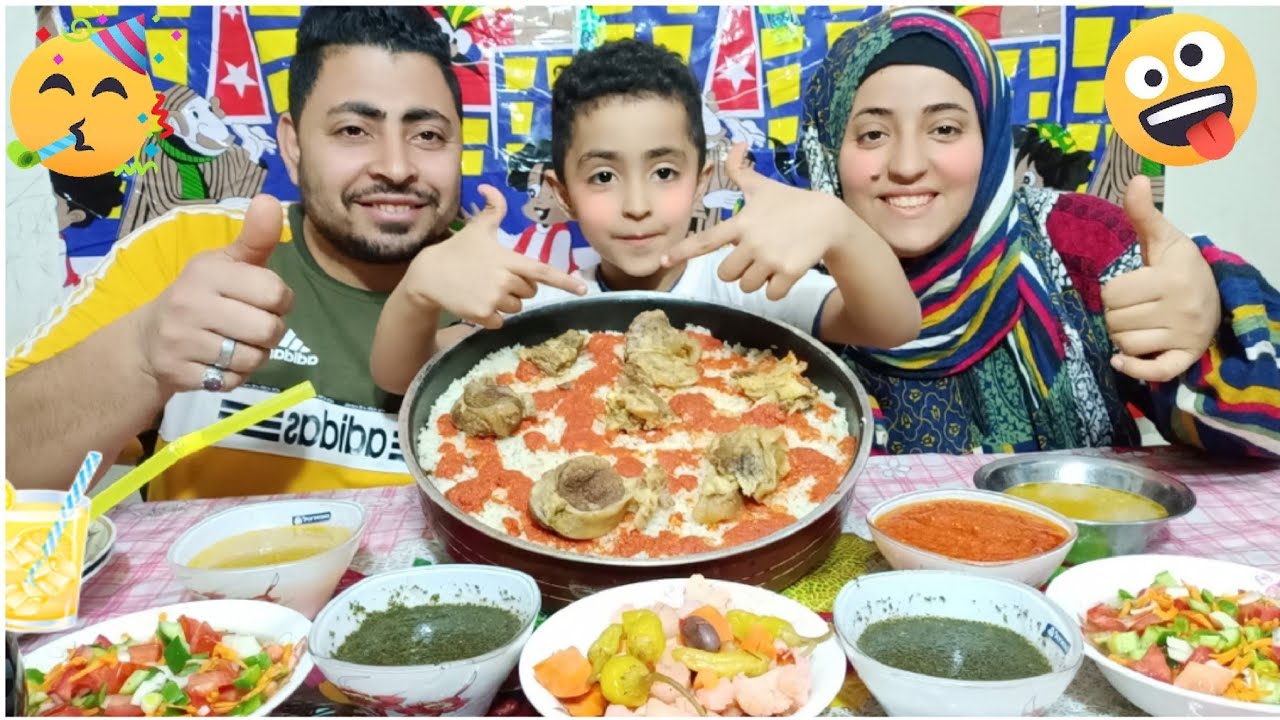 فطار ثالث يوم رمضان على فته بي اللحمه الموزه و الملوخيه الناشفه والسلطات هاني اتفاجئ من اللي حصله😧