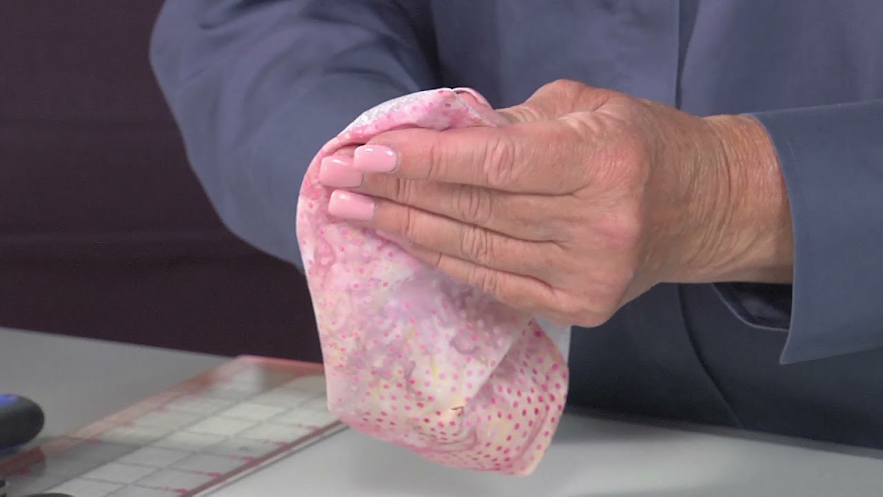 Learn how to create a double wedding ring quilt on It’s Sew Easy with Kim Montagnese. (2006-1)