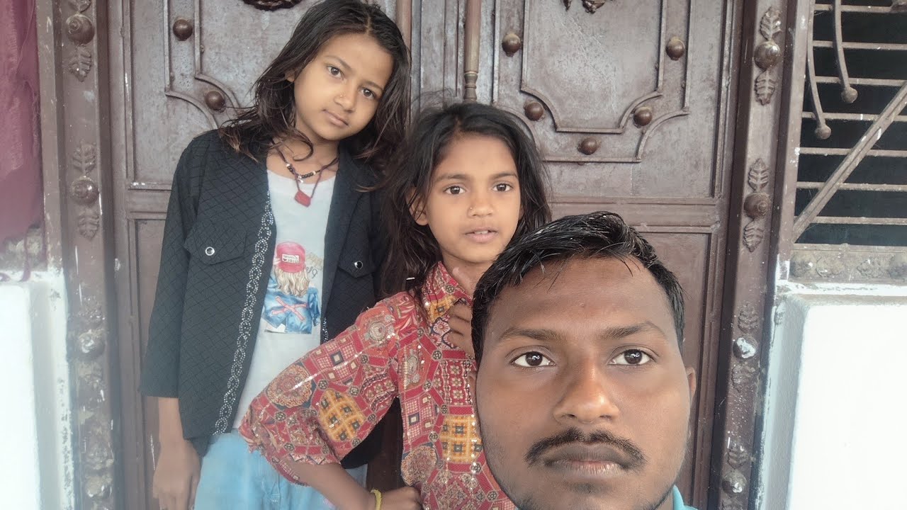 भाई मैं इस चैनल पर ब्लॉग वीडियो अपलोड करता हूँ aur funny video bhi upload karta