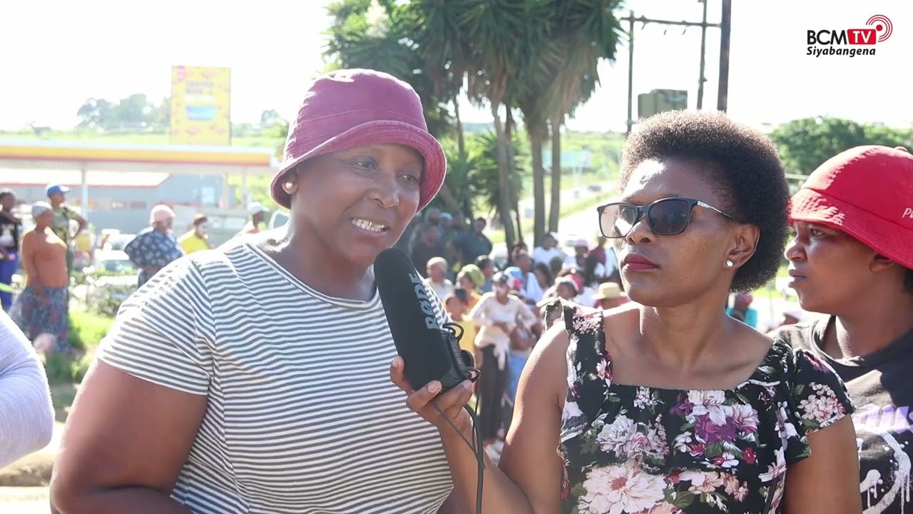 BcmTv : Traffic Jam in Mdantsane Access Road By angry Ward 12 Residents