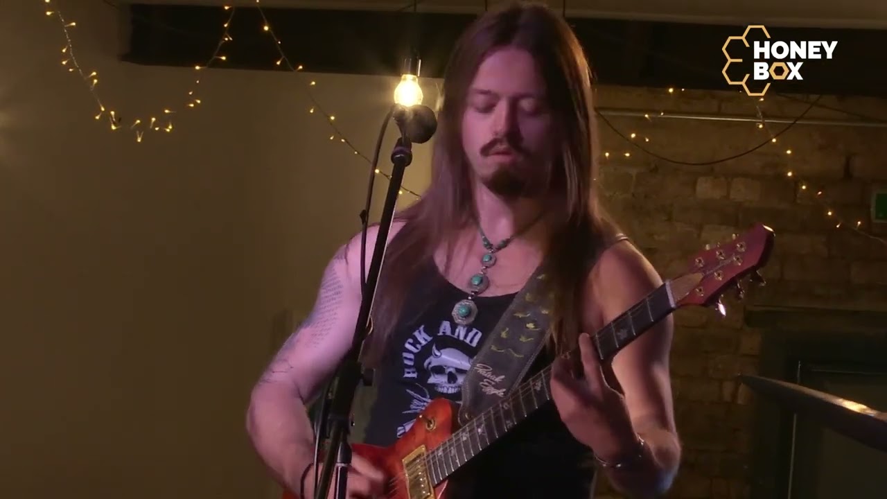 Tyler Kent - Viper (Instrumental) - Honey Box Live, Series 9, Episode 1