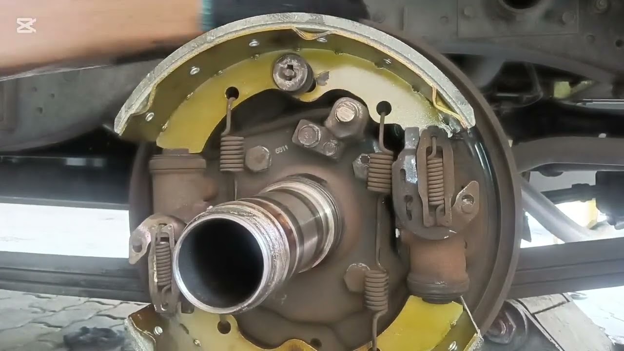 How to change | Mitsubishi Rosa Bus 🚍 | Rear Brake shoe || 🧐🧐🧐