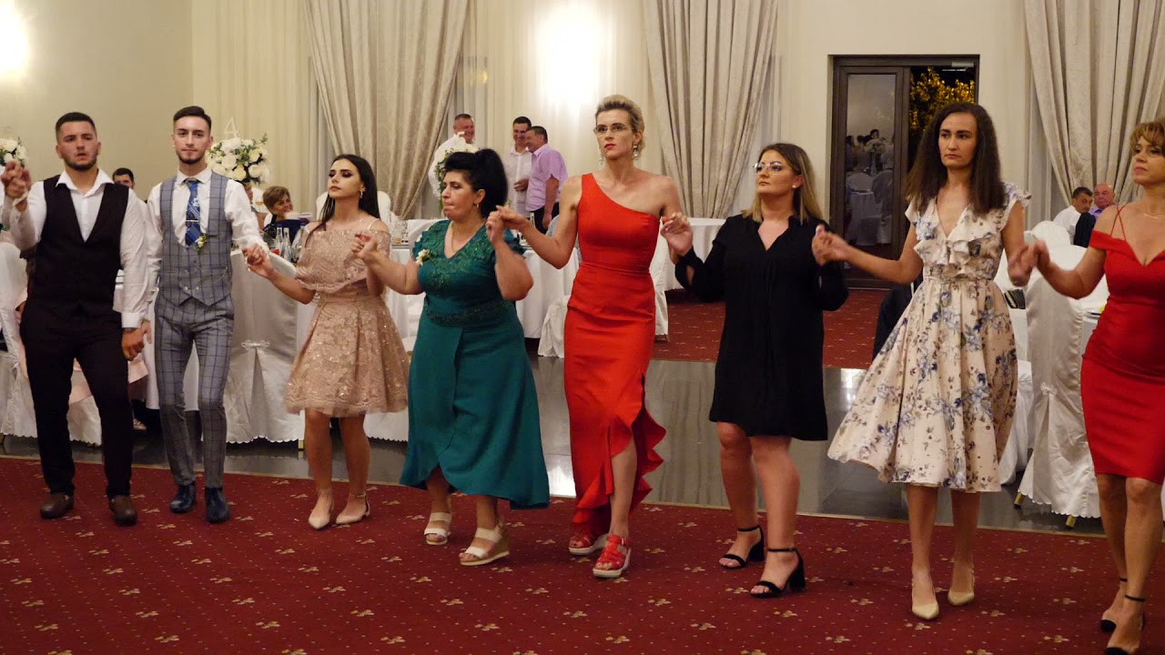 Laura Mocanita si Dobrogea Band - Colaj hore (live 1oo%)