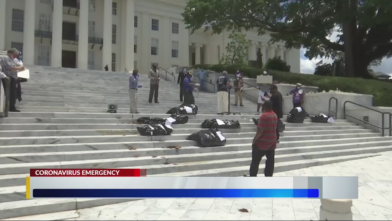 Group holds 'body bag memorial' on Capitol steps in response to COVID-19 pandemic