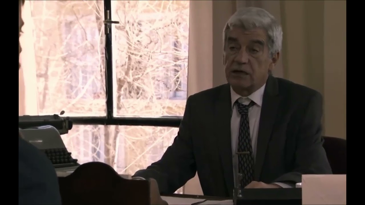 Amar C577 - Arratia le da un cheque de indemnización a Marcelino por los daños ocasionados en el As