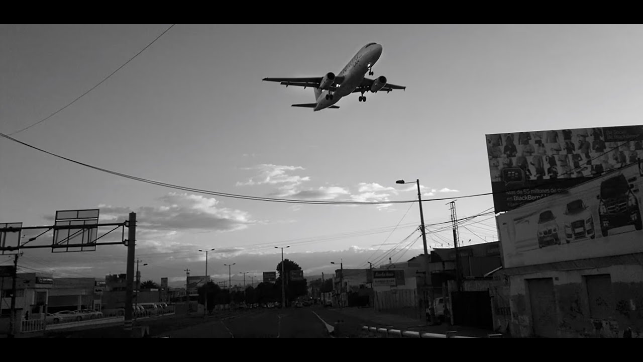 CIERRE DEL AEROPUERTO MARISCAL SUCRE DE QUITO 2013