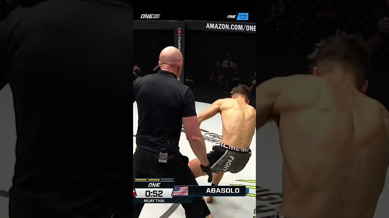 Eddie Abasolo 🇺🇸 STARCHES Niclas Larsen with a stiff right hand for the second-round knockout! 👊💥