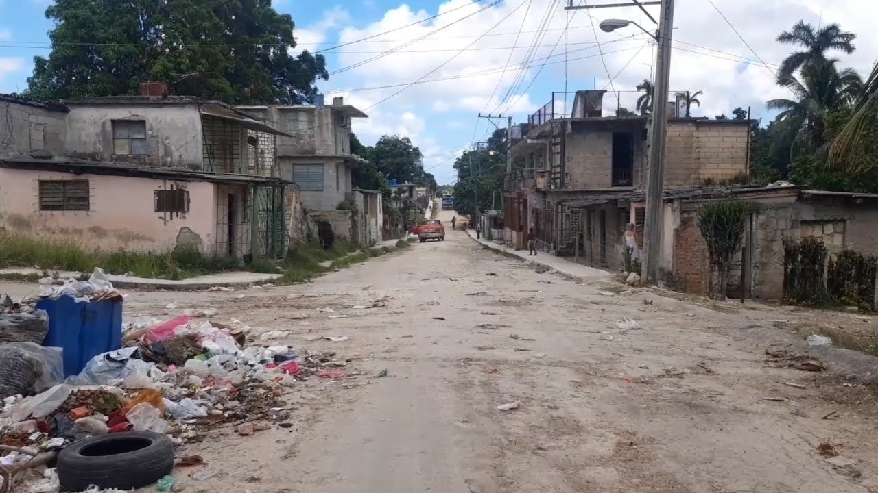 Así son los BARRIOS MENOS FAVORECIDOS de La HABANA/Caminando Mantilla.