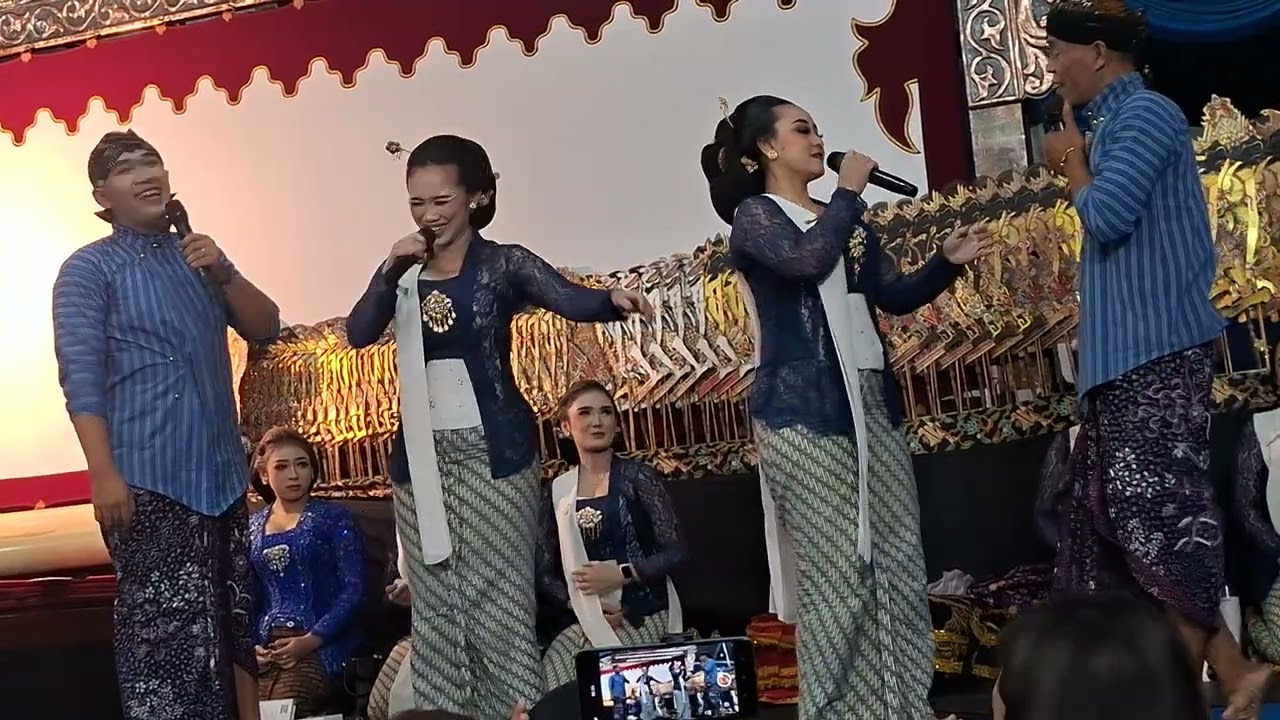 Sambung Wanci Dalu, Dyajenh, Dian Munasiroh