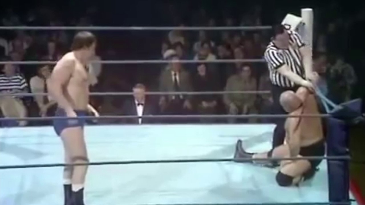 Wayne Bridges vs Ian Muir