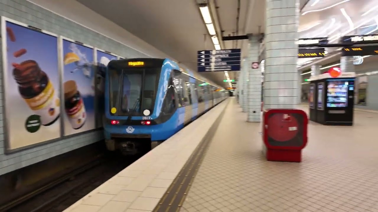 Sweden, Stockholm, subway ride from S:t Eriksplan to Hötorget