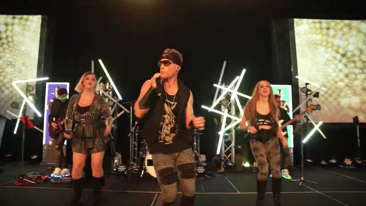DUO TRANSCEND | Clip from Vegas Style Show
