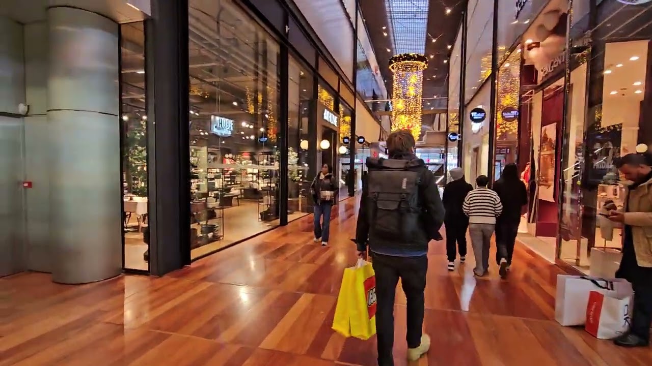Centre Commercial de Lille Euralille #france #lille #centrecommercial #ville #centreville