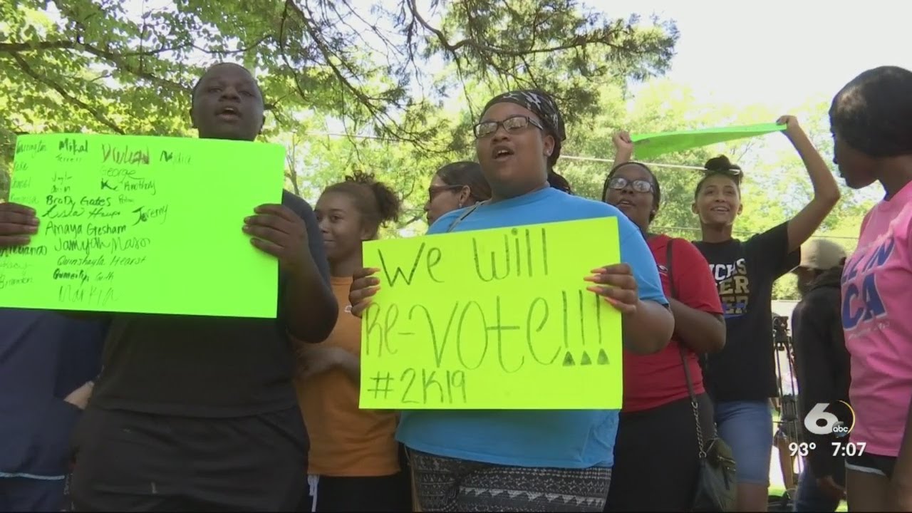 Senior prank puts students in jeopardy of walking across graduation stage