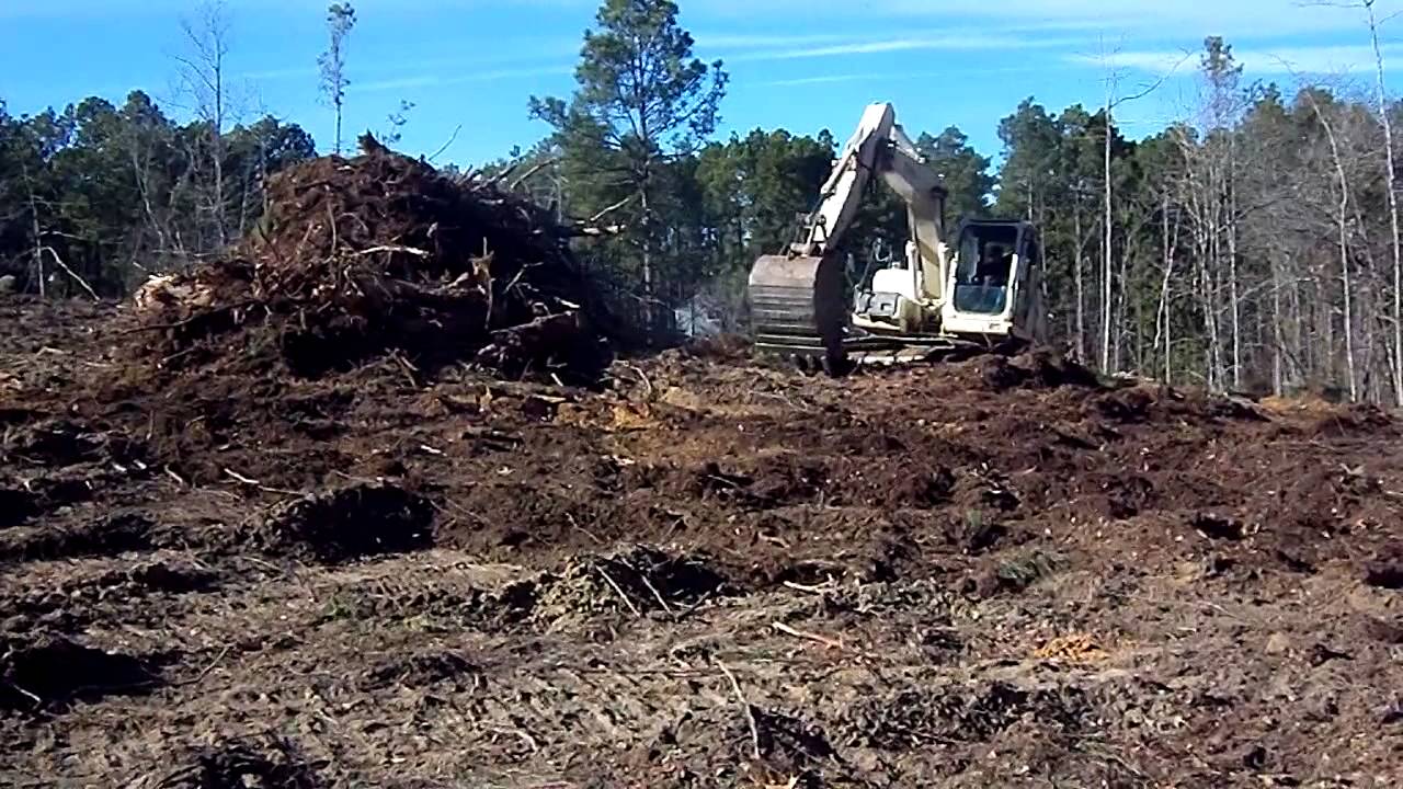 Terex TXC140LC-2 Clearing land