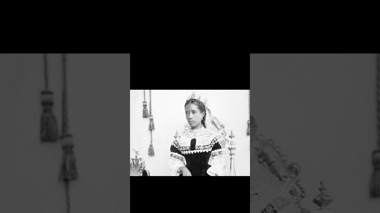 La Reine RAVALONA III (Madagascar) shorts