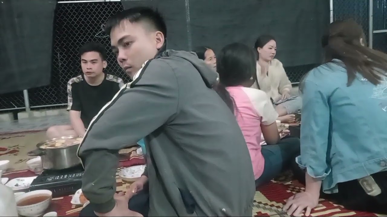 Lai đinh ăn lẩu thâp câm cùng các con châu thật nhiều niềm vui 