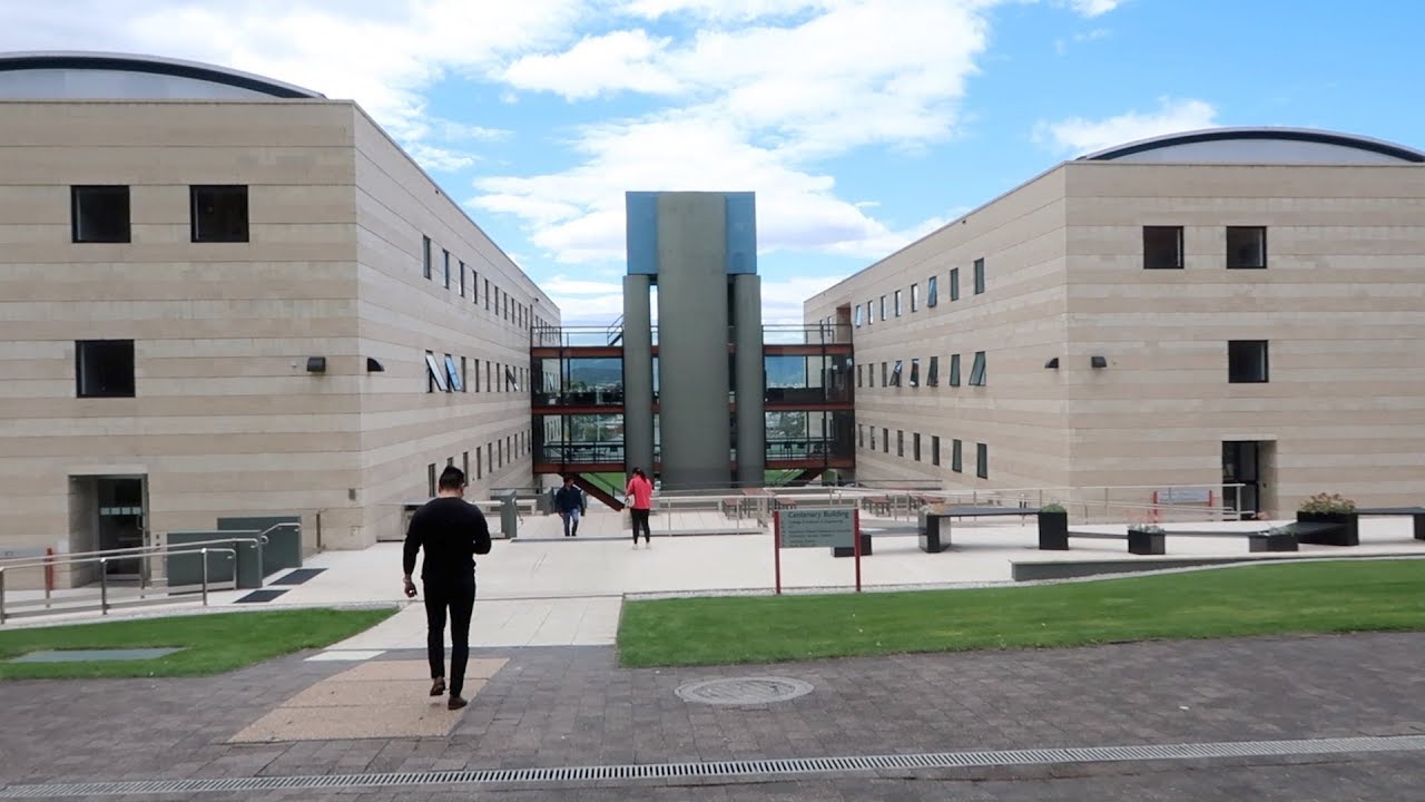 A Day in University of Tasmania (Campus Tour)