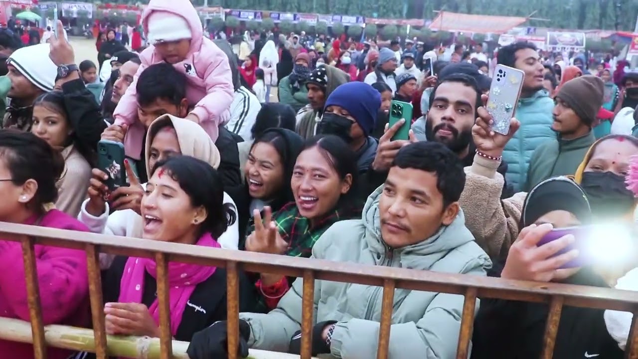 कोहलपुर महोत्सव २०८२ मा सपना शाहीको देउडामा सबै दर्शकहरू रम्दै