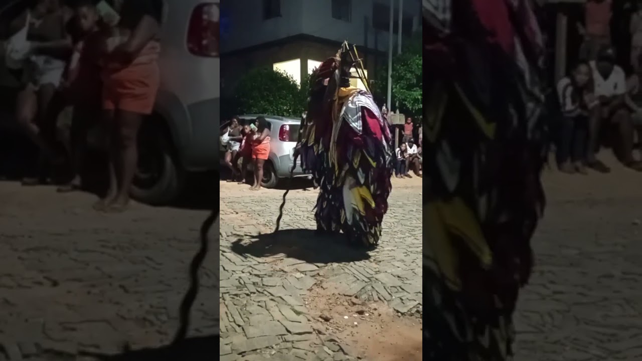 Vendo meu tio e meu primo brincar na folia de volta grande 😂😂😂😂