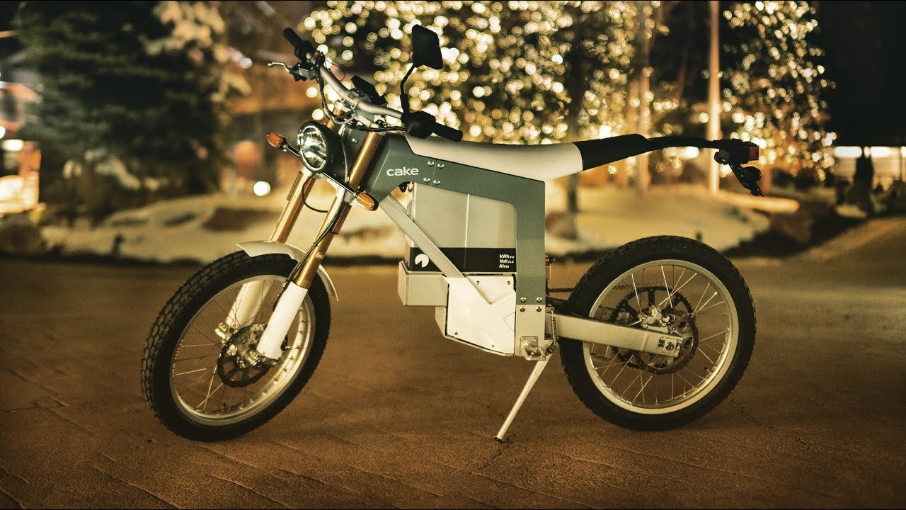 NIGHT RIDING ELECTRIC BIKES | CAKE KALK