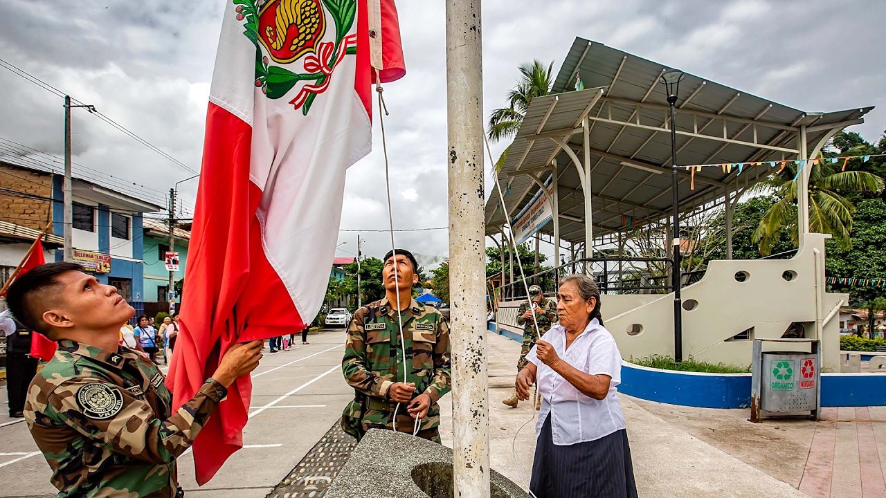 IZAMIENTO DEL PABELLÓN NACIONAL Y DESFIULE POR EL DÍA INTERNACIONAL DE LA MUJER