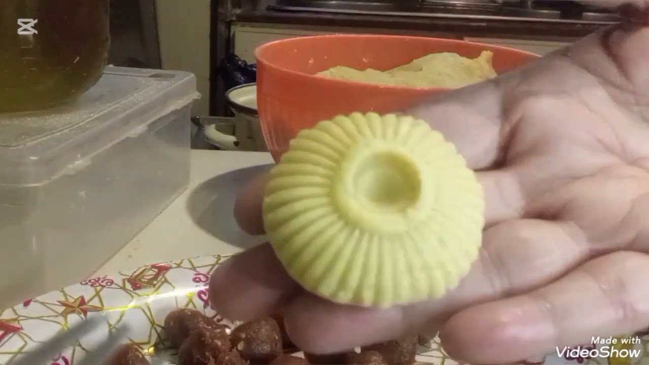 السلام عليكم ورحمه الله وبركاته تعالي نعمل بقى احلى كعك كل سنه وانتم طيبين يلا بينا نخش على الطريقه٦