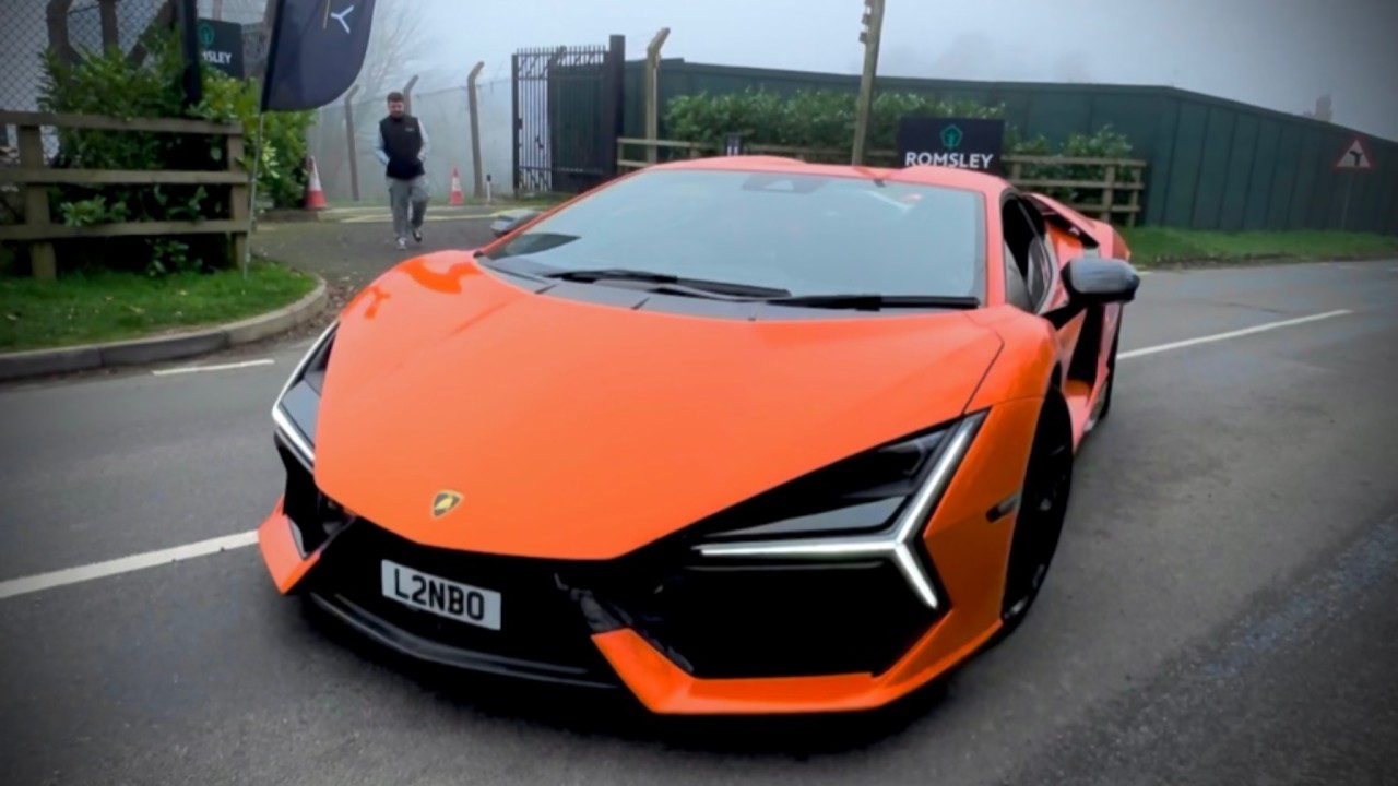 INSANE Supercars leaving Caffeine & Carbon meet @DynastyPartnersUK