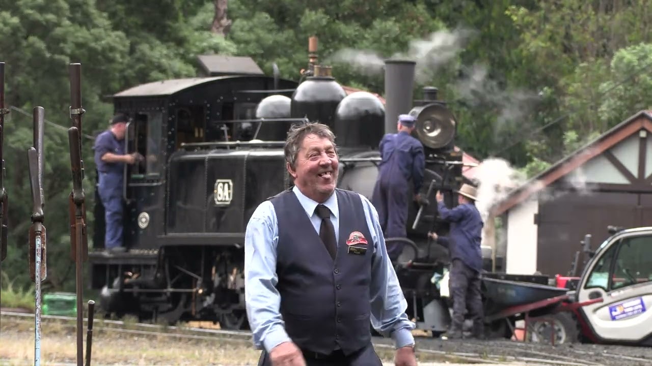 Puffing Billy - 28dec23 - Chasing The Garret  to Belgrave