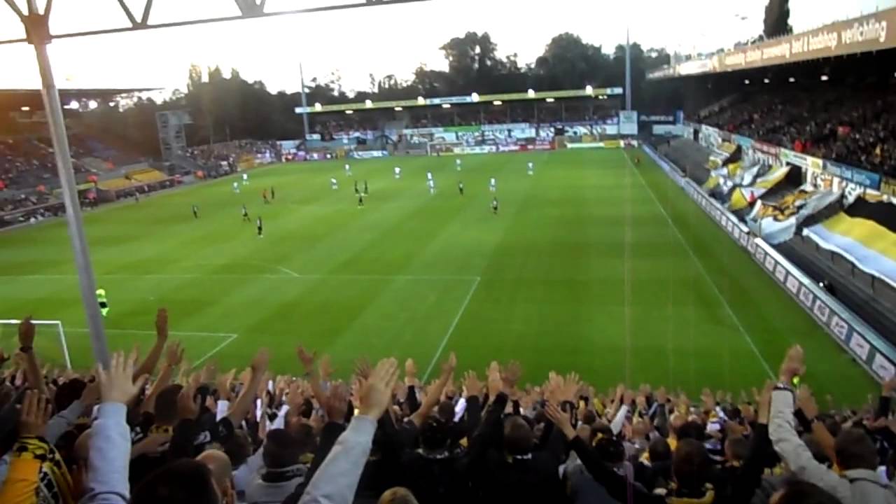 UEFA Europa League, Play-offs; KSC Lokeren - Hull City (21/08/14'): Opkomst Spelers!