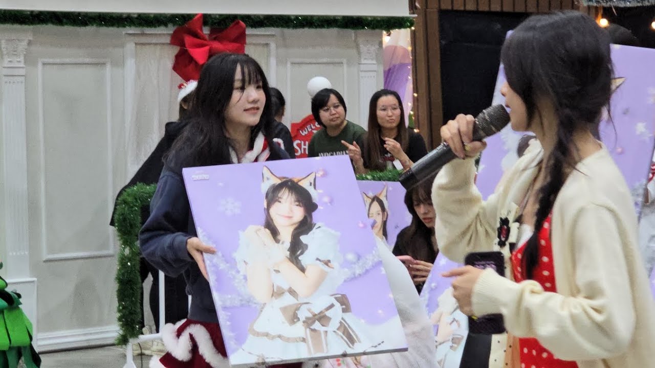 ประมูลแคนวาสเดือดๆ Monetbnk48 รุ่นที่3 งาน BNK48CGM48KangarooVillage จบที่ 733 Ticket